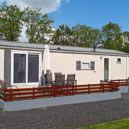 3 Bedroom Stunning Stacaravan In Tzummarum Екстер'єр фото