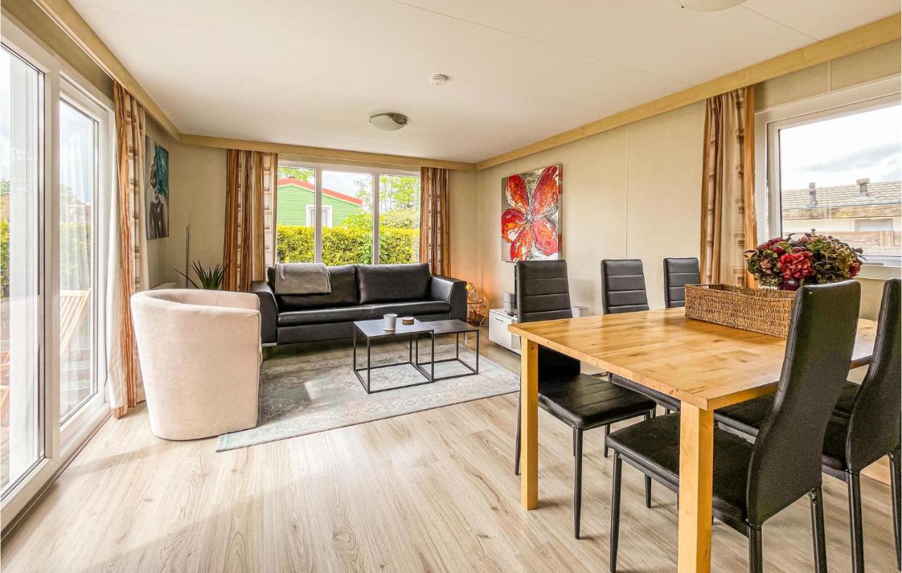 3 Bedroom Stunning Stacaravan In Tzummarum Екстер'єр фото