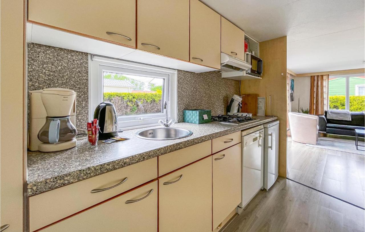 3 Bedroom Stunning Stacaravan In Tzummarum Екстер'єр фото