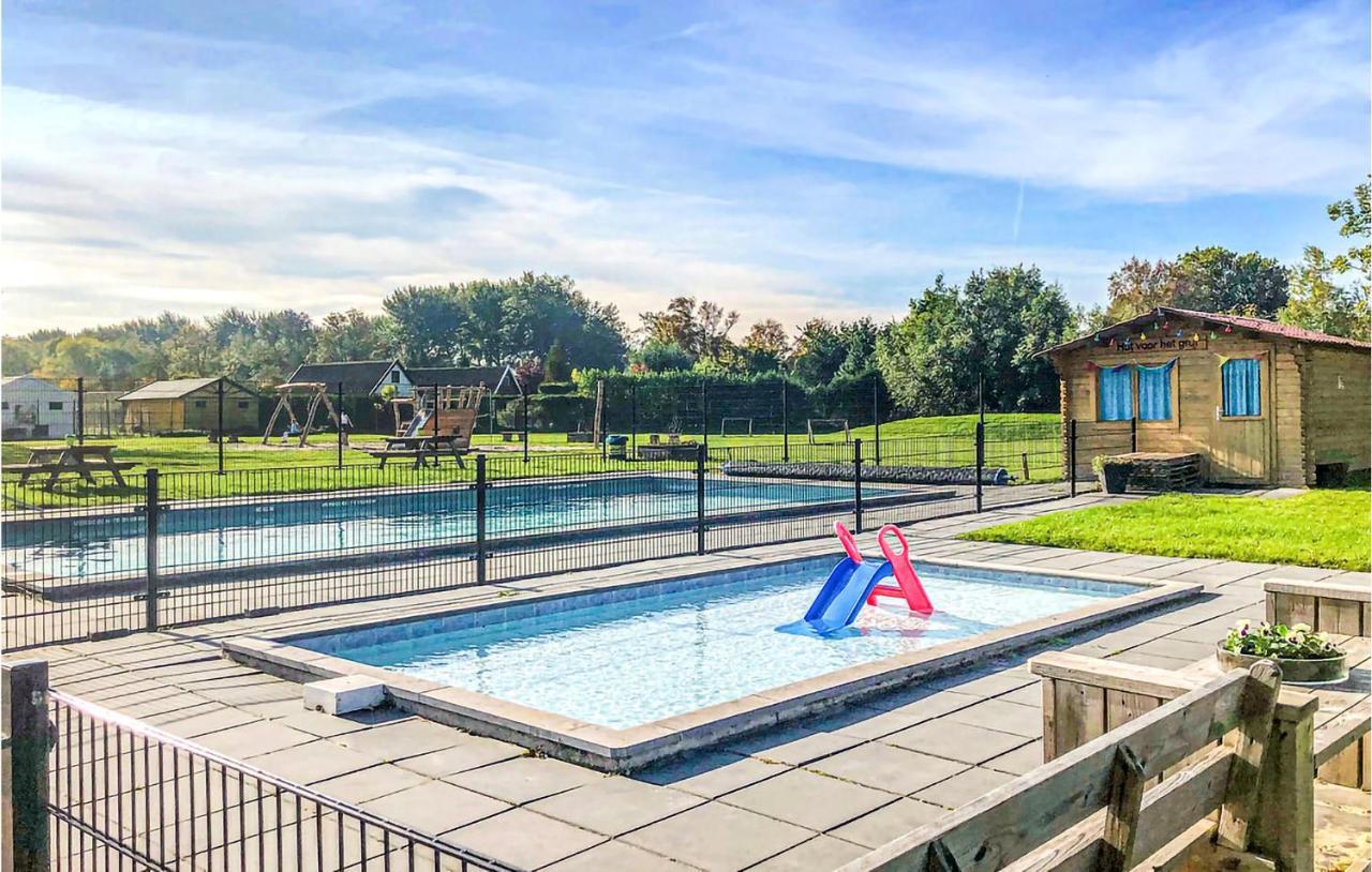3 Bedroom Stunning Stacaravan In Tzummarum Екстер'єр фото